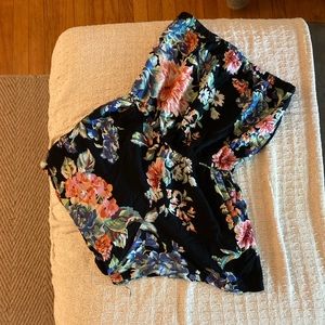 Black floral strapless romper with pockets